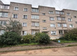 Продается 3-комнатная квартира, 76 м2, Киров, Луговая улица, 76