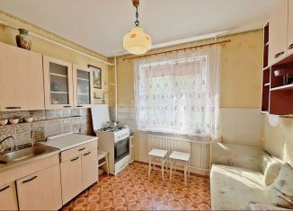 Продается двухкомнатная квартира, 49.7 м2, Псков, Западная улица, 21