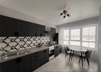 Сдаю в аренду 1-комнатную квартиру, 39 м2, Татарстан, улица Рауиса Гареева, 105Б