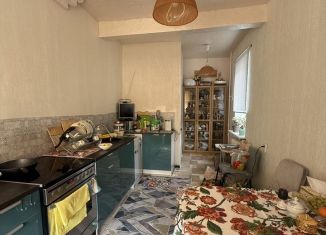 Продается трехкомнатная квартира, 93.8 м2, Новоуральск, улица Крупской, 11