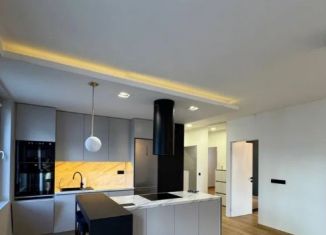 Продаю 2-ком. квартиру, 42.7 м2, Санкт-Петербург, улица Дыбенко, 3