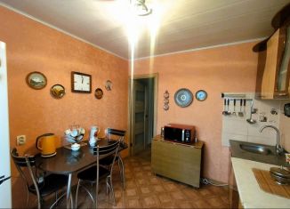 Продается 2-ком. квартира, 55 м2, Йошкар-Ола, улица Лебедева, 55Б