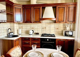 3-комнатная квартира в аренду, 65 м2, Саратов, улица имени В.Г. Рахова