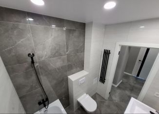 Продается 2-ком. квартира, 52.4 м2, деревня Крутые Выселки, улица Ю. А. Жоголева, 3