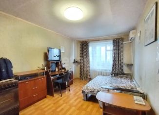 Продам 2-комнатную квартиру, 51.6 м2, Алушта, Октябрьская улица, 28