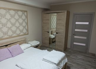 Сдача в аренду 1-ком. квартиры, 42 м2, Крым, Санаторская улица, 4