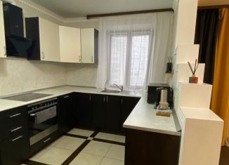 Сдам в аренду 2-комнатную квартиру, 70 м2, Республика Башкортостан, улица Чернышевского, 104