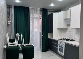 Сдаю в аренду 1-ком. квартиру, 40.2 м2, Азов, переулок Степана Разина, 15Б