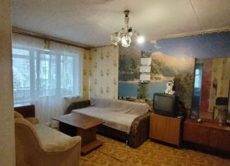 Сдается двухкомнатная квартира, 42.6 м2, Ревда, улица Максима Горького, 36