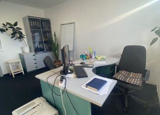 Сдам в аренду офис, 30 м2, Гатчина, Красносельское шоссе, 4