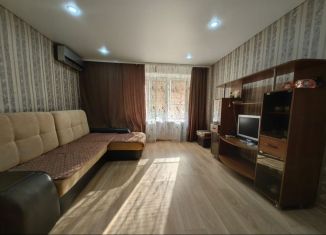 Продается двухкомнатная квартира, 47 м2, Волгодонск, улица Карла Маркса, 44