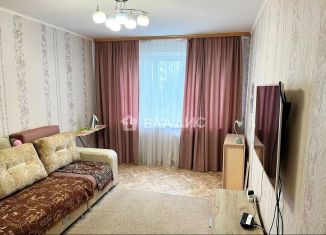 Сдам 3-ком. квартиру, 75 м2, Тобольск, 10-й микрорайон, 36