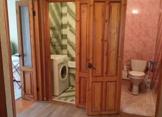 Продам 3-ком. квартиру, 65 м2, Ростов-на-Дону, Пролетарский район, проспект 40-летия Победы, 37Д