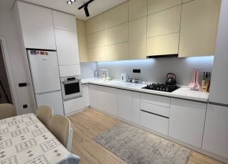 Сдаю в аренду двухкомнатную квартиру, 60 м2, Татарстан, улица Мансура Хасанова, 15