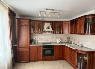 Продажа 3-комнатной квартиры, 94.1 м2, Удмуртия, улица Холмогорова, 67