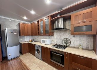 Сдаю однокомнатную квартиру, 55 м2, Татарстан, улица Габдуллы Тукая