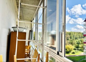 Сдается в аренду однокомнатная квартира, 37 м2, Прокопьевск, 10-й микрорайон, 27