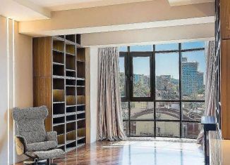 Продам 2-ком. квартиру, 72 м2, Сочи, улица Войкова, 21, микрорайон Центральный