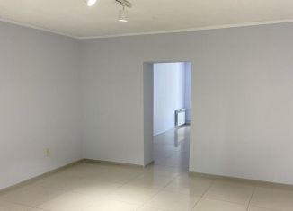 Продаю торговую площадь, 56 м2, Майкоп, Краснооктябрьская улица, 52