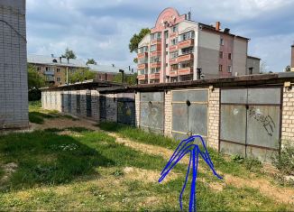 Продам гараж, 10 м2, Киров, Пятницкая улица, 87