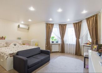 Продам 2-ком. квартиру, 63 м2, Батайск, улица Северный Массив, 9