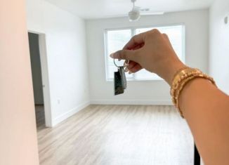 Трехкомнатная квартира на продажу, 100 м2, Дагестан, проспект М. Омарова, 5