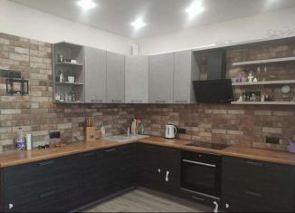 Сдам однокомнатную квартиру, 40 м2, Тюмень, улица Дружбы, 73к1