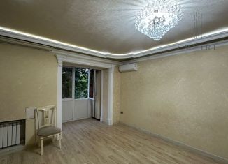 Продается 1-ком. квартира, 41 м2, Грозный, улица Нурсултана Абишевича Назарбаева, 86