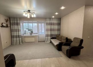 Продается трехкомнатная квартира, 80.7 м2, Абакан, Молодёжная улица, 4