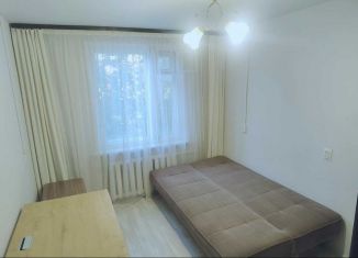 Продам 3-комнатную квартиру, 10.5 м2, Екатеринбург, улица Крауля, 61к1