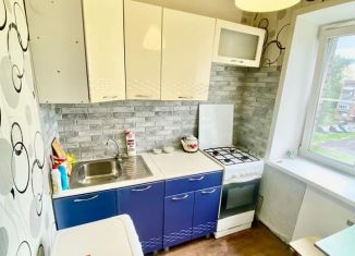 Сдается двухкомнатная квартира, 52 м2, Череповец, улица Бардина, 7
