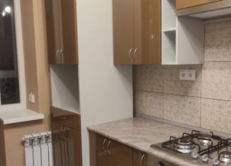 Сдам в аренду 1-ком. квартиру, 36 м2, Калининград, Суздальская улица, 20к2