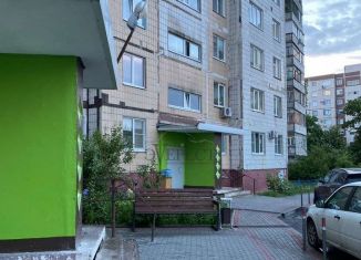Продается четырехкомнатная квартира, 71.2 м2, Старый Оскол, микрорайон Солнечный, 16