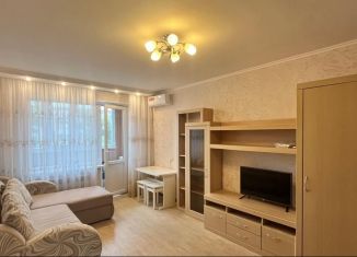 Сдаю 1-комнатную квартиру, 30 м2, Керчь, улица Петра Королёва, 18