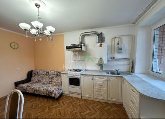 Продаю 1-ком. квартиру, 39 м2, Ейск, улица Калинина, 73/4