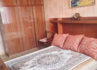 Сдам в аренду трехкомнатную квартиру, 64 м2, Татарстан, улица Декабристов, 87