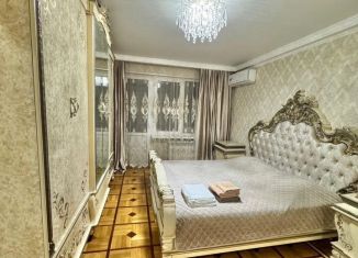 Сдам в аренду двухкомнатную квартиру, 60 м2, Кисловодск, улица Героев Медиков, 11