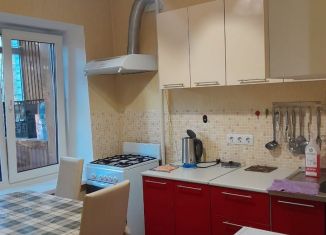 Сдам в аренду 1-ком. квартиру, 34 м2, Саратов, улица имени С.Т. Разина, 80