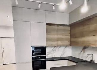 Продаю 2-комнатную квартиру, 60 м2, Ростов-на-Дону, улица Максима Горького, 120