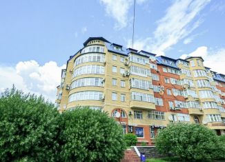 Продаю машиноместо, 18 м2, Омская область, улица 10 лет Октября, 43