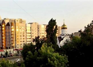 Сдаю 2-ком. квартиру, 59.4 м2, Саратов, Советская улица, 90/96