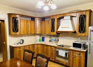 Сдается 2-комнатная квартира, 72 м2, Татарстан, Чистопольская улица, 62