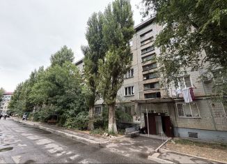 Продается трехкомнатная квартира, 70 м2, Махачкала, улица Абдулхакима Исмаилова, 23Д