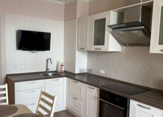 Сдаю в аренду 2-ком. квартиру, 60 м2, Тюмень, улица Беляева, 33к2