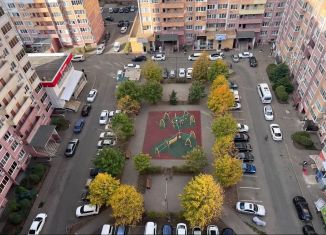 Продаю 2-ком. квартиру, 65 м2, Краснодар, Линейная улица, 19