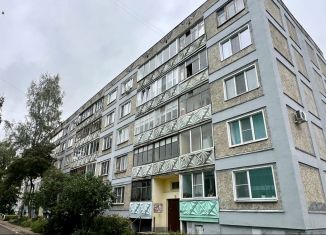Продается двухкомнатная квартира, 52.7 м2, Киров, Солнечная улица, 23