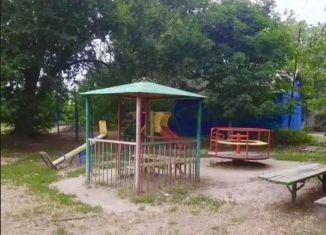 Трехкомнатная квартира на продажу, 45 м2, Батайск, 1-й Локомотивный переулок, 10