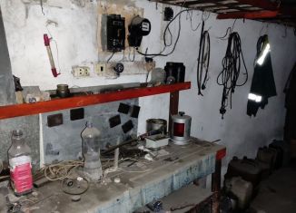 Продаю гараж, 30 м2, Губкин, блок № 1, 84