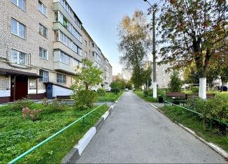 Продаю 1-комнатную квартиру, 31 м2, Алексин, улица 50 лет Октября, 22