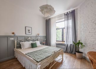 Продается двухкомнатная квартира, 58.6 м2, Санкт-Петербург, Василеостровский район, 16-я линия Васильевского острова, 19